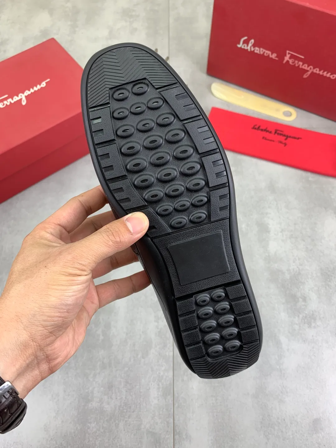Men's Men's Shoes 💰P540💰[New Style] Water-dyed Niuli 🆘[Salvatore Ferragamo] Ferragamo's latest casual business leather shoes for men! Available at counters simultaneously! The fabric is made of specially imported original calfskin, the lining is made of imported water-dyed cowhide, and the original combination outsole is absolutely luxurious and leads the fashion trend. Matching code: 39-44 (38 45 customized) black optional